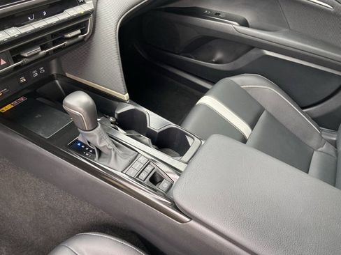Used 2025 Toyota Camry SE FWD image 39