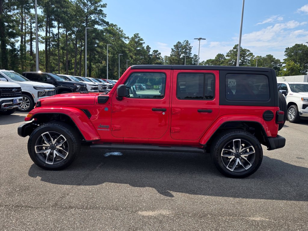 Used 2024 Jeep Wrangler Unlimited w/ Convenience Group AWD/4WD image 2
