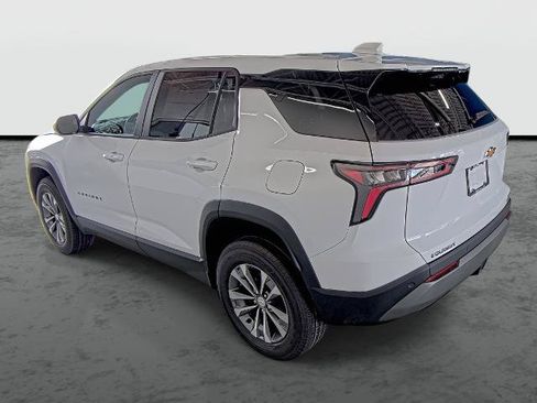 New 2027 Chevrolet Equinox LT w/ Convenience Package II FWD image 11