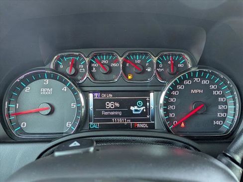 Used 2018 Chevrolet Suburban LT image 11