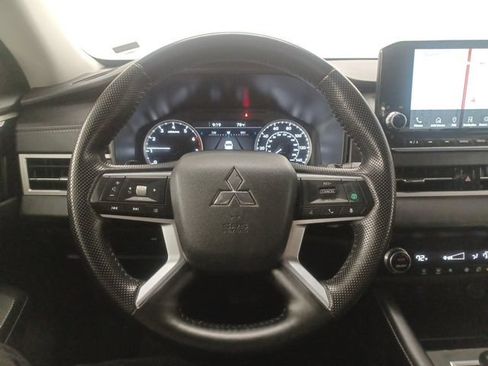 Used 2024 Mitsubishi Outlander SE Black Edition FWD image 16