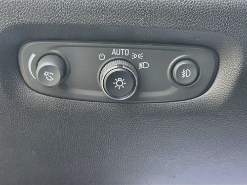 Used 2020 Chevrolet Traverse LT w/ LT Premium Package AWD/4WD image 10