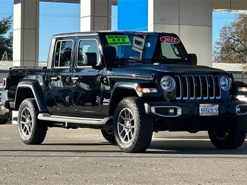 Used 2022 Jeep Gladiator Overland w/ Popular Equipment Package image 2