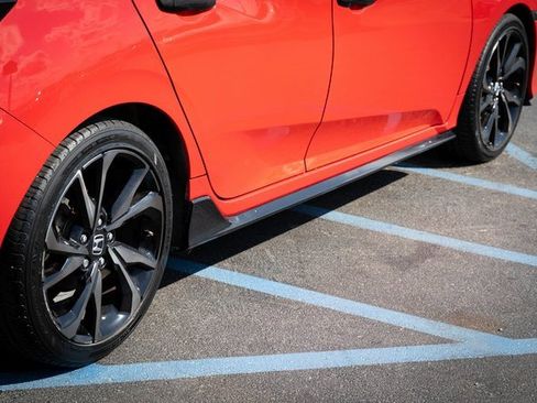 Used 2017 Honda Civic Sport image 19