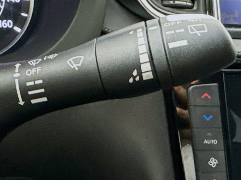 Certified 2023 INFINITI QX50 Luxe FWD image 15
