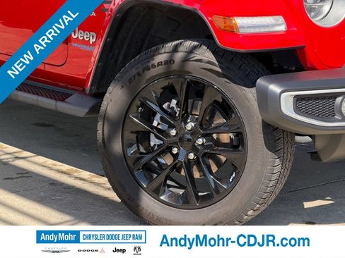 Used 2021 Jeep Wrangler Unlimited Sahara w/ Cold Weather Group AWD/4WD image 11