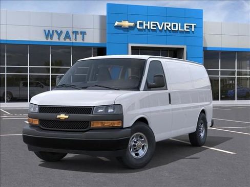 New 2026 Chevrolet Express 2500 image 7