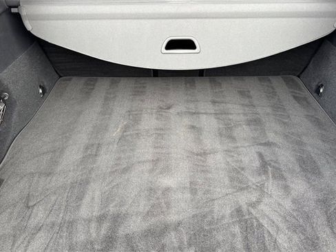 Used 2025 Mercedes-Benz GLC 300 4MATIC image 17