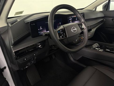 Used 2025 Nissan Murano SV AWD/4WD image 10