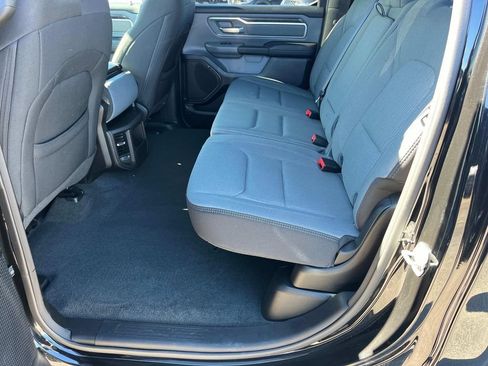 Used 2022 RAM 1500 Big Horn AWD/4WD image 9