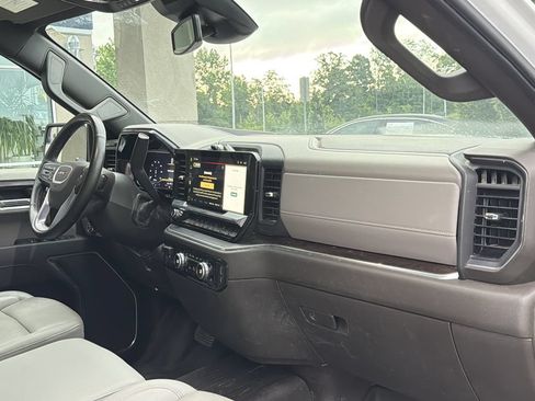 Used 2025 GMC Sierra 1500 SLT AWD/4WD image 21