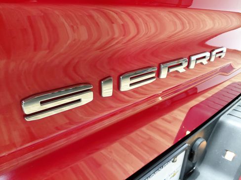 Used 2021 GMC Sierra 1500 AT4 AWD/4WD image 16