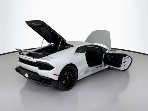 Used 2018 Lamborghini Huracan LP 580-2 image 38