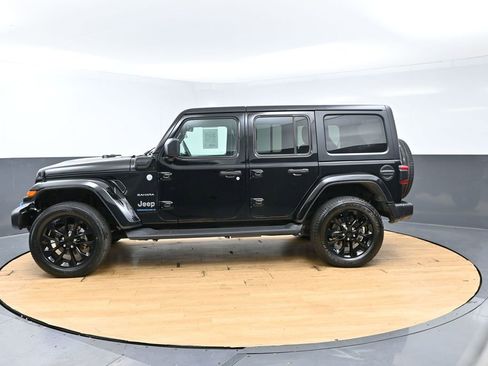 Used 2023 Jeep Wrangler Unlimited Sahara w/ Cold Weather Group AWD/4WD image 9