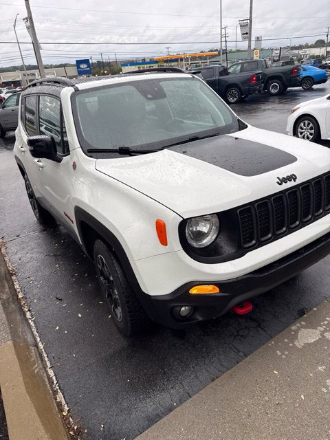 Used 2023 Jeep Renegade Trailhawk w/ Sun/Sound Group AWD/4WD image 3