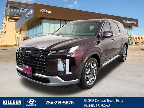 Used 2024 Hyundai Palisade SEL w/ Premium Package FWD image 3