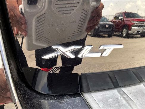 Used 2023 Ford Explorer XLT w/ Equipment Group 202A RWD image 10
