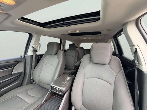 Used 2017 Chevrolet Traverse LT w/ Style and Technology Package AWD/4WD image 23