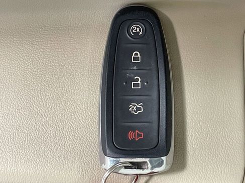 Used 2017 Ford Taurus Limited image 35