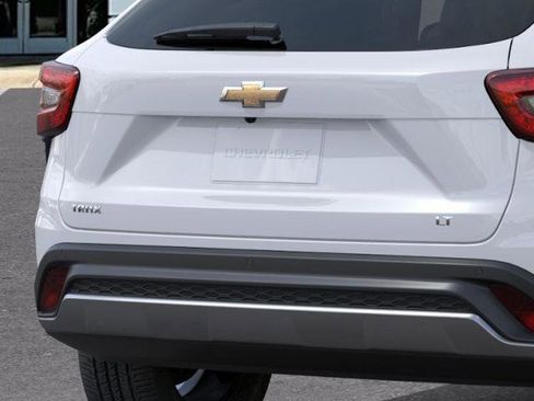 New 2026 Chevrolet Trax LT w/ Driver Confidence Package image 14