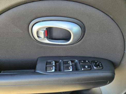 Certified 2019 Kia Soul image 17