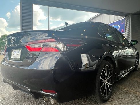 Used 2024 Toyota Camry SE image 10