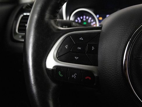 Used 2019 Jeep Compass Limited image 30