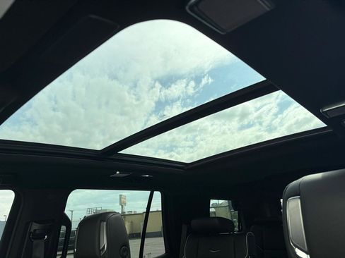 Used 2022 Cadillac Escalade Sport w/ Touring Package image 13