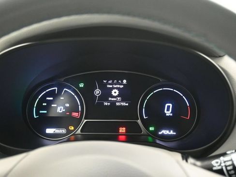 Used 2016 Kia Soul EV + FWD image 16