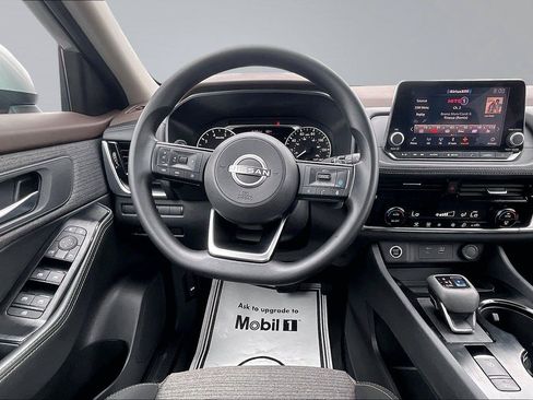 Certified 2022 Nissan Rogue SV FWD image 6