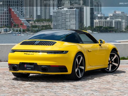 Used 2023 Porsche 911 Targa 4S w/ Premium Package image 13