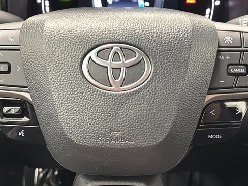 Used 2025 Toyota Camry LE FWD image 15