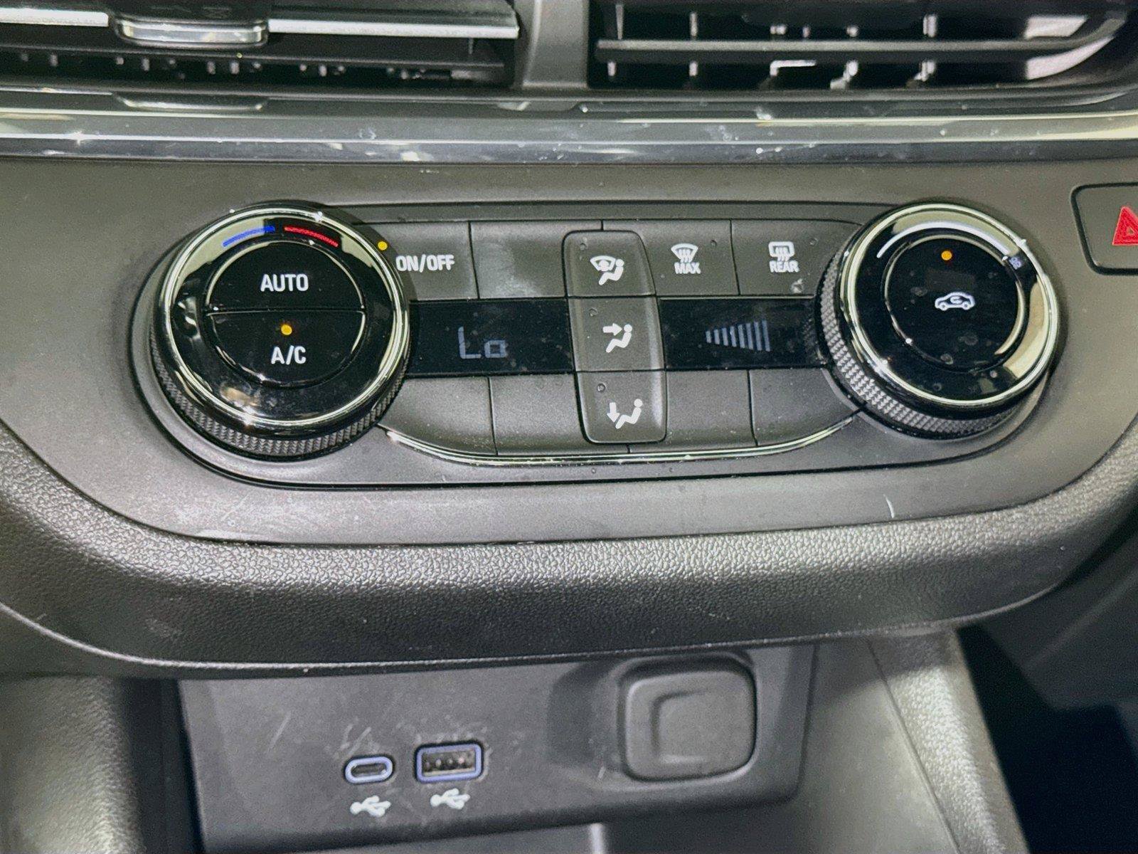 Used 2026 Buick Envista Preferred FWD image 13