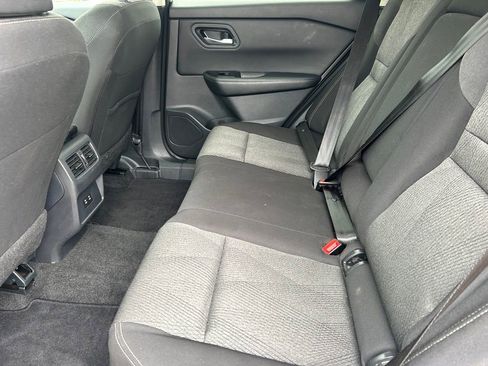 Used 2025 Nissan Rogue SV FWD image 13