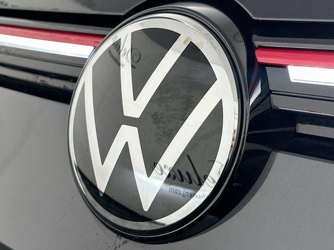 Used 2023 Volkswagen GTI Autobahn image 34