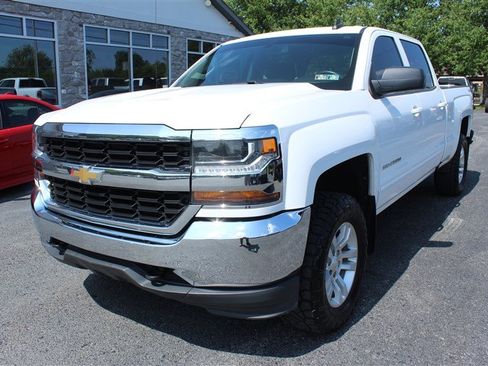 Used 2018 Chevrolet Silverado 1500 LT w/ Max Trailering Package AWD/4WD image 2