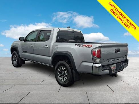 Certified 2023 Toyota Tacoma TRD Off-Road w/ Black Out Package (TMS) AWD/4WD image 5