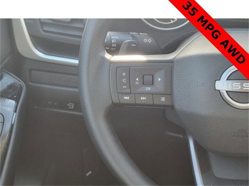 New 2025 Nissan Rogue S image 22