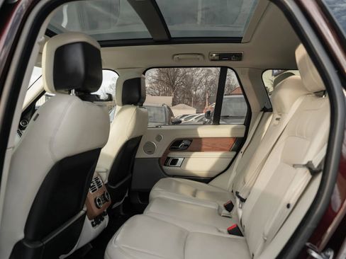 Used 2020 Land Rover Range Rover HSE image 9