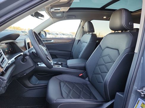 New 2026 Volkswagen Atlas SE FWD image 13