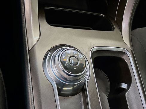 Used 2018 Ford Fusion SE image 24