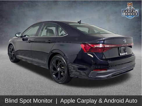 Used 2025 Volkswagen Jetta SE FWD image 6