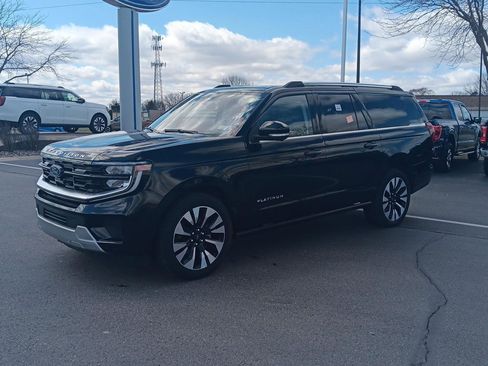 Used 2025 Ford Expedition Max Platinum w/ Driver's Package image 11