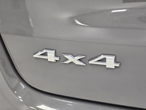 Used 2023 Jeep Compass Limited w/ Sun and Sound Group AWD/4WD image 8