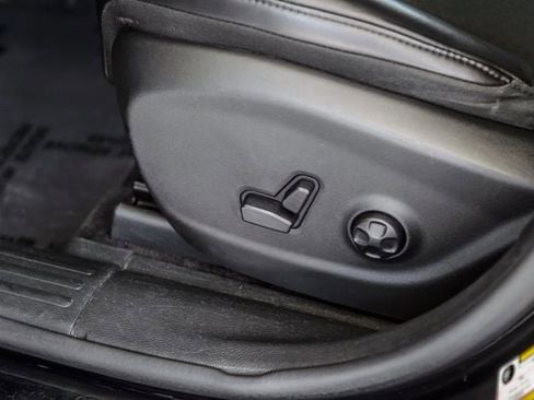 Used 2019 Jeep Cherokee Latitude Plus FWD image 39
