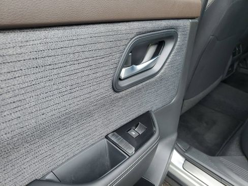 Certified 2023 Nissan Rogue SV FWD image 9