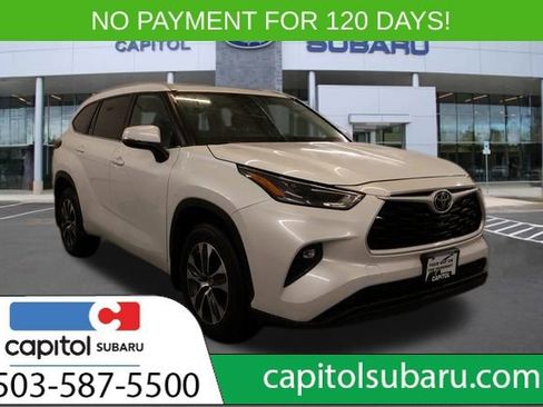 Used 2023 Toyota Highlander XLE image 1