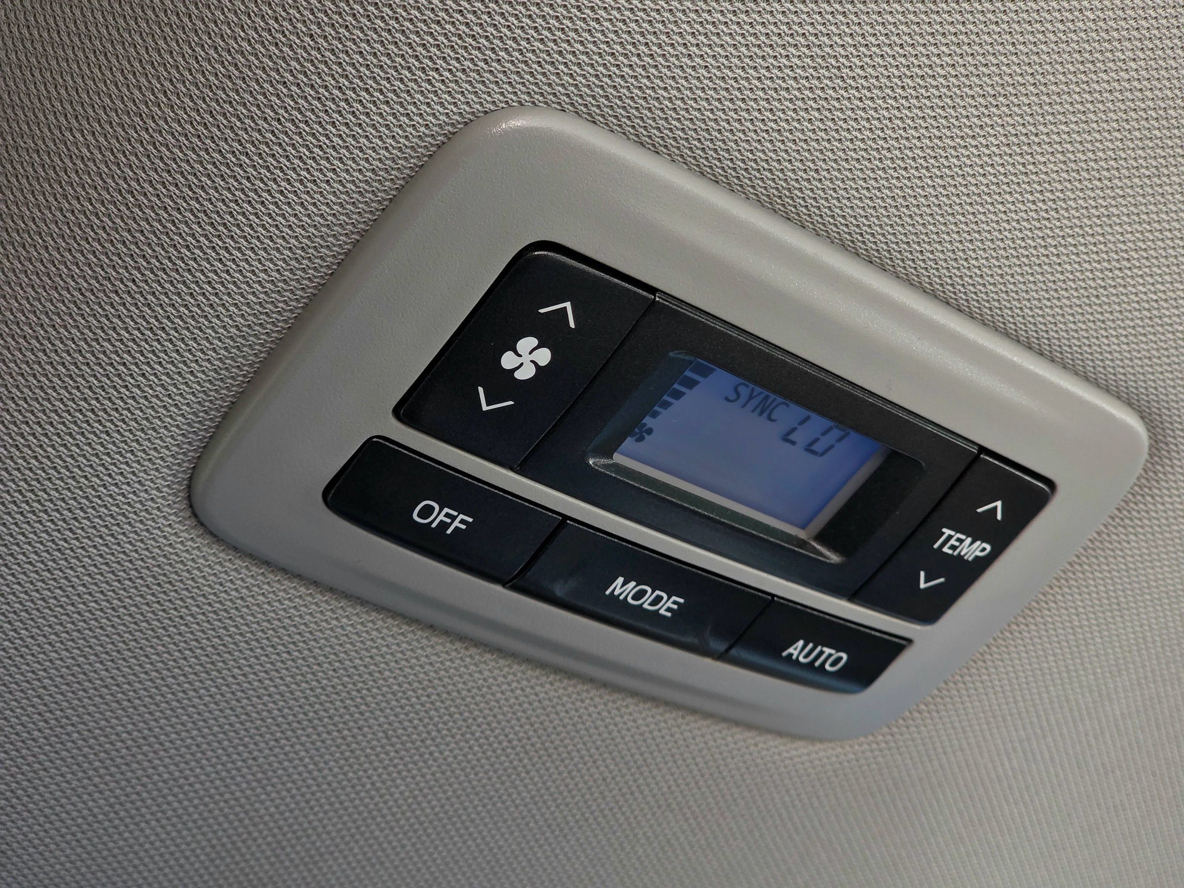 Used 2017 Toyota Sienna XLE w/ XLE Navigation Package FWD image 65