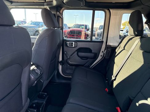 Used 2022 Jeep Wrangler Unlimited Willys image 13