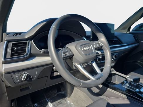 Used 2023 Audi Q5 2.0T Premium Plus w/ Premium Plus Package AWD/4WD image 19